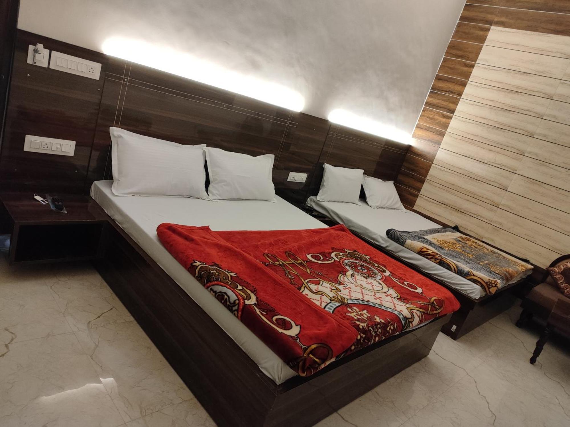 4N Homestay- Golden Temple View Amritsar Buitenkant foto